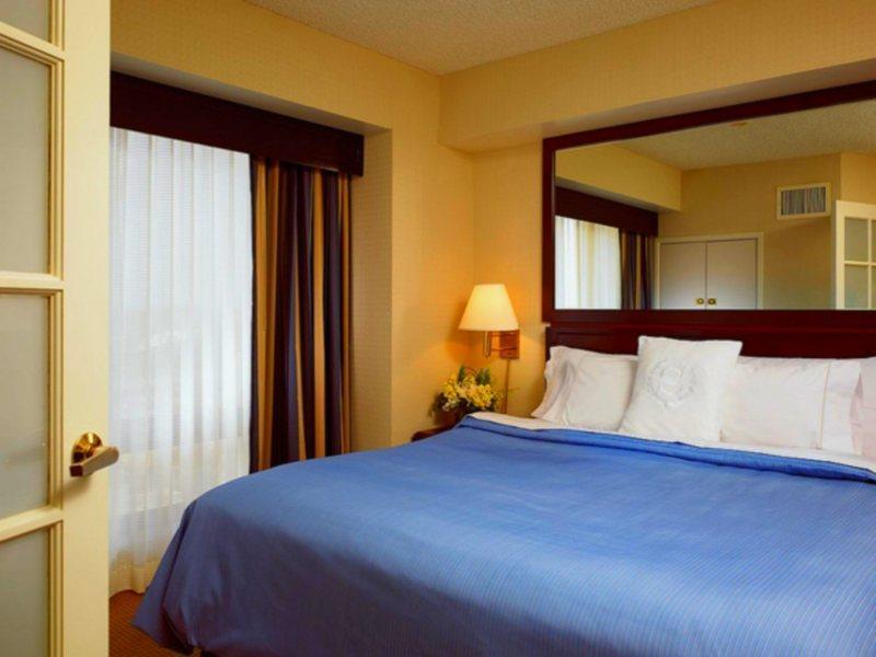 Marriott Vacation Club, San Diego    Room photo